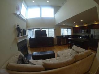 1702 24th Ave, Seattle WA  98144-4624 exterior