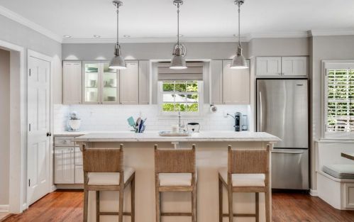 2505 Forrest Way, Atlanta GA  30305-3716 exterior