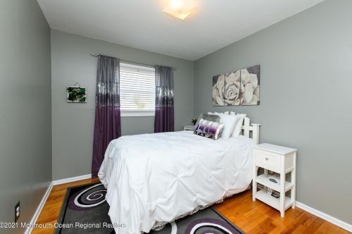 32 Berkshire Rd, Old Bridge NJ 08857-1601 exterior