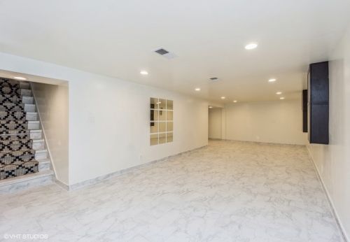 6300 Karlov Ave, Chicago IL 60652-3122 exterior