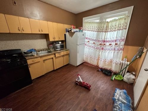 322 Vermont Ave, Irvington NJ 07111-2563 exterior