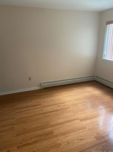 135 Flax Hill Rd, Norwalk CT 06854-2862 exterior