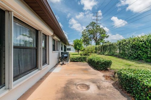 7739 Radcliffe Cir, Port Richey FL 34668-5937 exterior