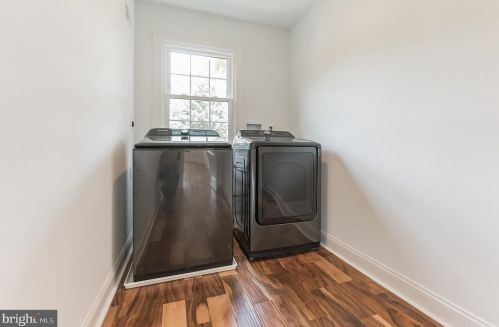 1905 Heritage Rd, Huntingdon Valley PA  19006-7813 exterior