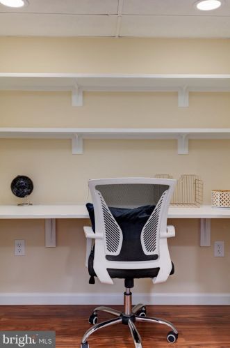 4513 Apple Tree Dr, Alexandria VA  22310-2901 exterior