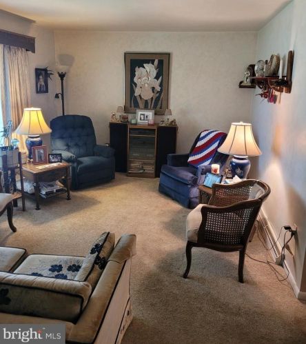 987 Hermosa Ave, Lancaster PA 17601-1526 exterior