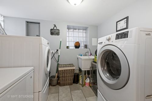 1025 Mayfield Ave, Chicago IL 60638-4404 exterior