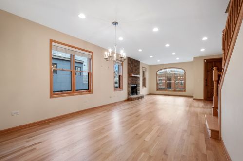 2712 Bryn Mawr Ave, Chicago IL 60659-4414 exterior