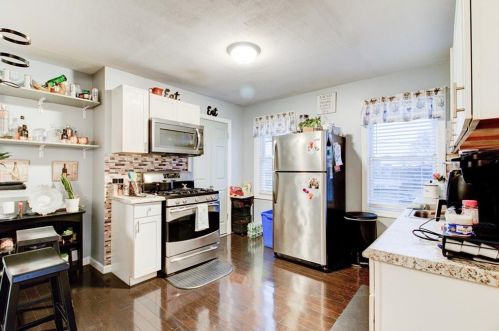 754 Valley St, Providence RI  02908-4830 exterior