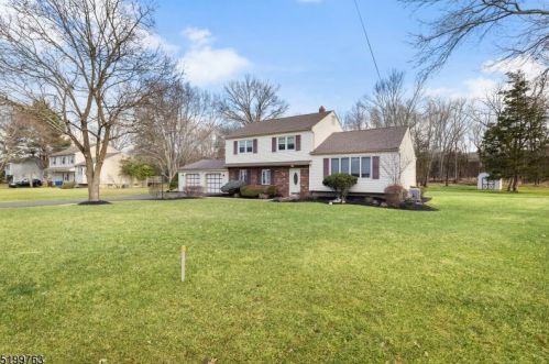 986 Chambers Ct, Bridgewater, NJ 08807-1122