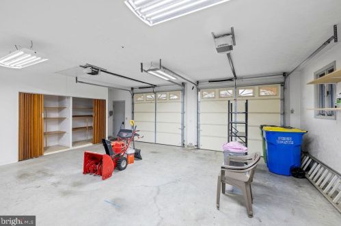 106 Lee Ann Ct, Hanover PA 17331-9560 exterior