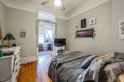 3355 Lakewood Ave, Chicago IL 60657-1444 exterior