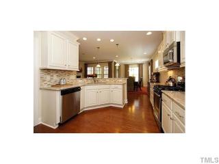 3902 Wedonia Dr, Cary NC  27519-6629 exterior