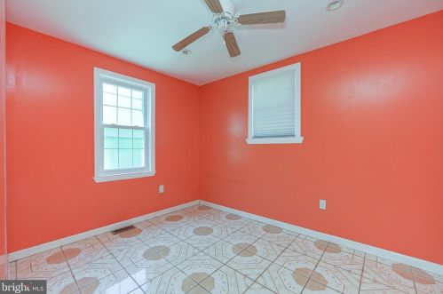 15 Pne St, Camden NJ 08103-3353 exterior