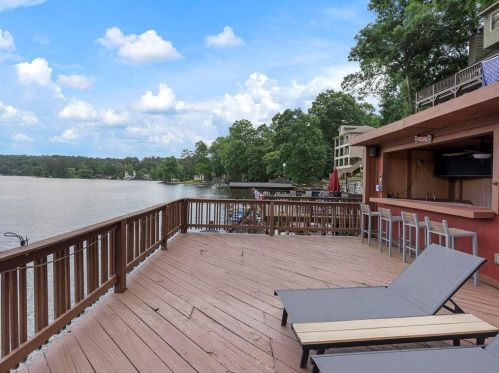 8474 Lake Dr, Lithonia GA  30039-6562 exterior