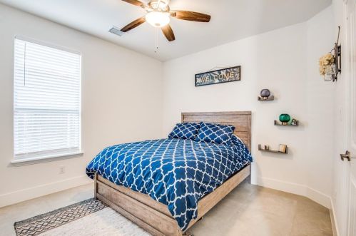 3826 Aransas St, Dallas TX 75212-1307 exterior