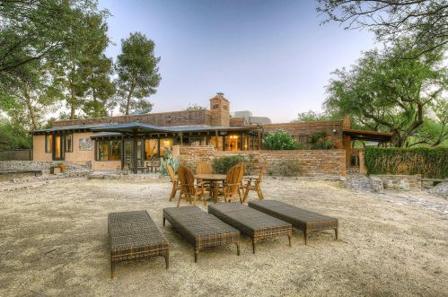 11330 Tanque Verde Rd, Tucson AZ  85749-8525 exterior