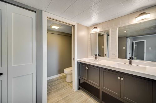 1941 97th St, Chicago IL  60617-4718 exterior