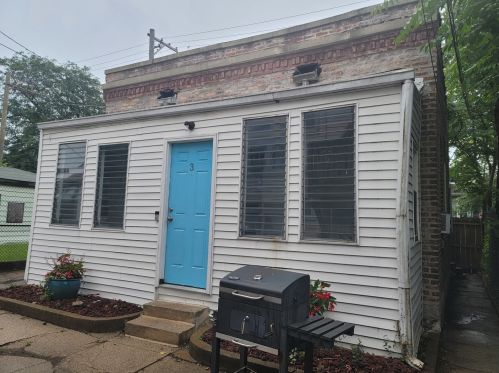 7219 East End Ave, Chicago IL 60649-4576 exterior