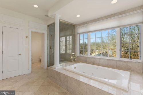 5802 Bent Twig Rd, Mc Lean VA 22101-1806 exterior