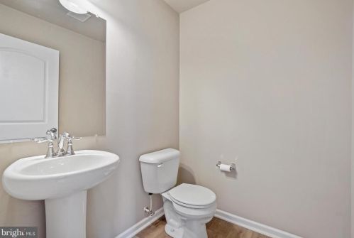 113 High Pointe Dr, Hummelstown PA 17036-8104 exterior