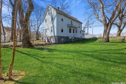 106 Winding St, Huntington Station NY 11746-1251 exterior