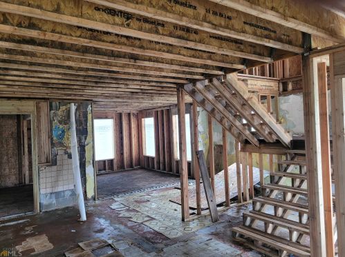 925 Garibaldi St, Atlanta GA  30310-3133 exterior