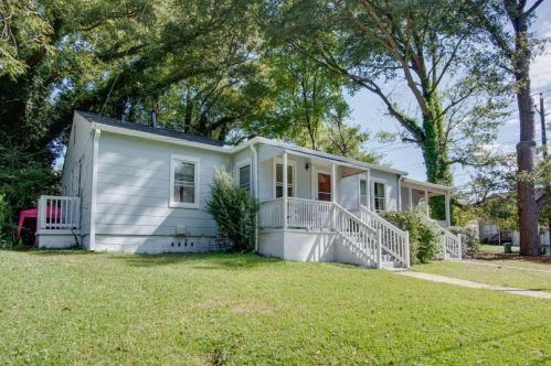 1221 Campbellton Pl, Atlanta, GA 30310-4050