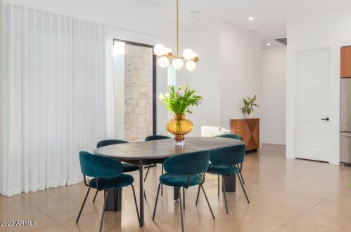 2205 Clarendon Ave, Phoenix AZ  85015-5436 exterior