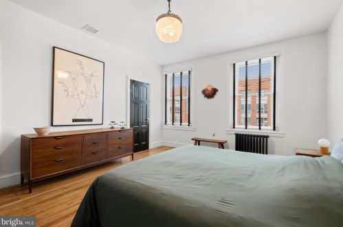 526 Girard Ave, Philadelphia PA 19130-1617 exterior