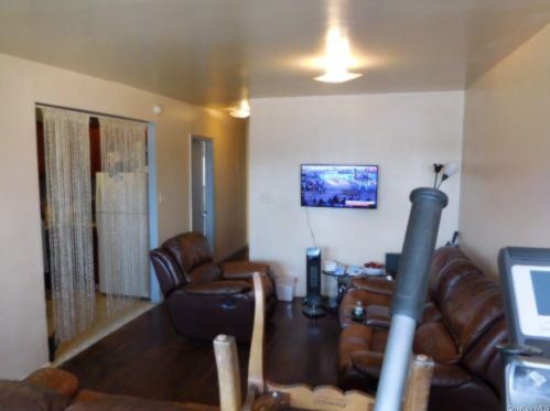 1551 Bruckner Blvd, Bronx NY 10472-6408 exterior