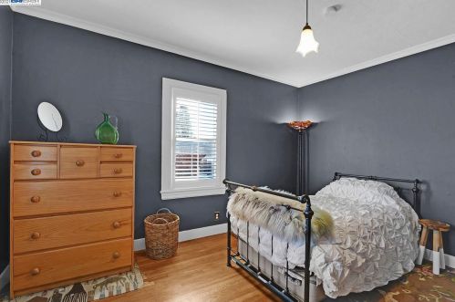 1460 Bancroft Way, Berkeley CA 94703-1759 exterior