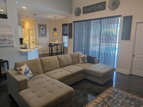 2831 Eagle Dr, Fort Pierce FL 34984-6320 exterior