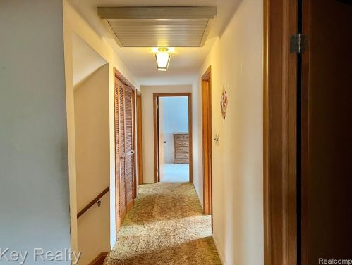 5975 Hubbell St, Dearborn Heights MI 48127-2445 exterior