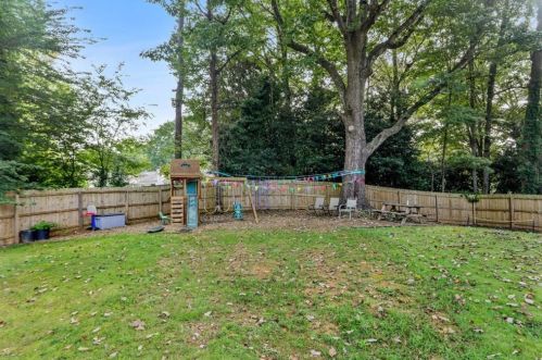 4085 Chestnut Rdg Dr, Atlanta GA 30338-4678 exterior