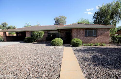 4132 Holmes St, Tucson, AZ 85711-1931