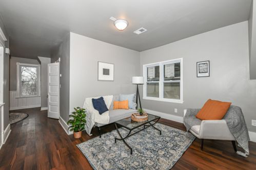 3722 7 St, Milwaukee WI 53212-1437 exterior