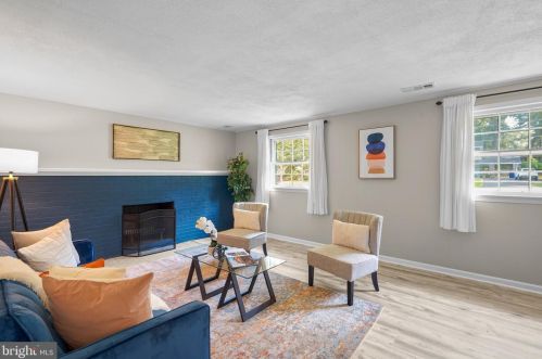 18011 Ml Crk Dr, Rockville MD 20855-1023 exterior