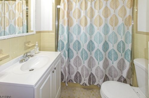 992 Milton Blvd, Rahway NJ 07065-1721 exterior