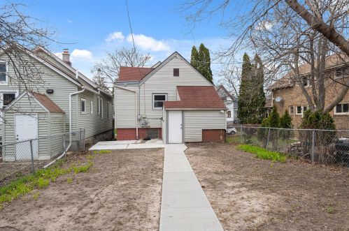 2540 Booth St, Milwaukee WI 53212-2907 exterior