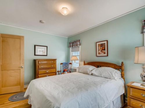 1661 Beechwood Ave, Saint Paul MN 55116-2411 exterior