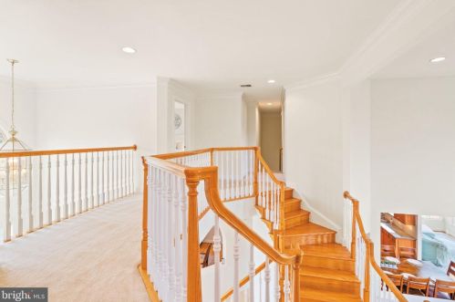 17675 Tobermory Pl, Leesburg VA 20175-7053 exterior