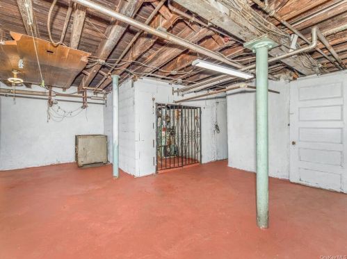 2224 Valentine Ave, Bronx NY 10458-7139 exterior