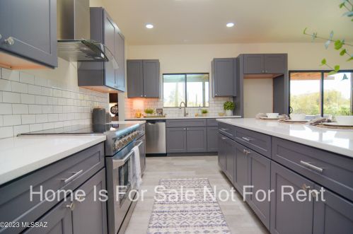 5690 Placita Amanecer, Tucson AZ  85718-4002 exterior