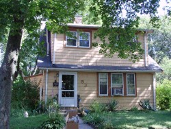 52 Freeman St, Newton, MA 02466-1206