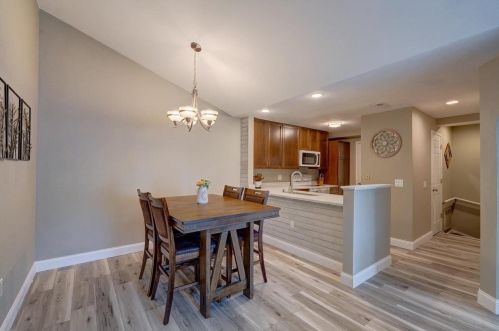 3282 Stonecreek Dr, Madison WI 53719-5250 exterior