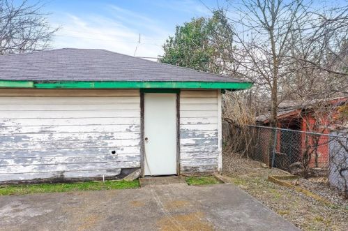 1316 Adelaide Dr, Dallas TX 75216-6911 exterior