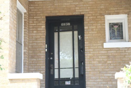 6938 Campbell Ave, Chicago IL 60645-4604 exterior