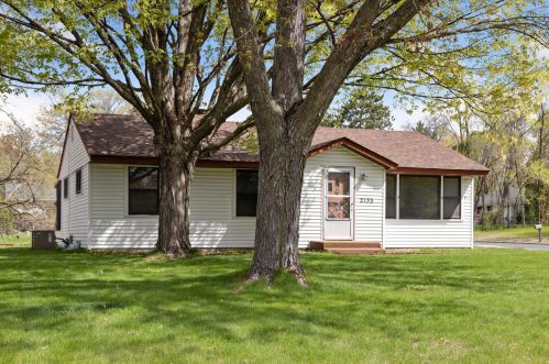 2133 Blomquist Ave, Saint Paul, MN 55110-4701