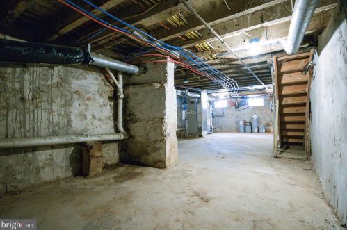 2418 4th St, Philadelphia PA  19148-3905 exterior